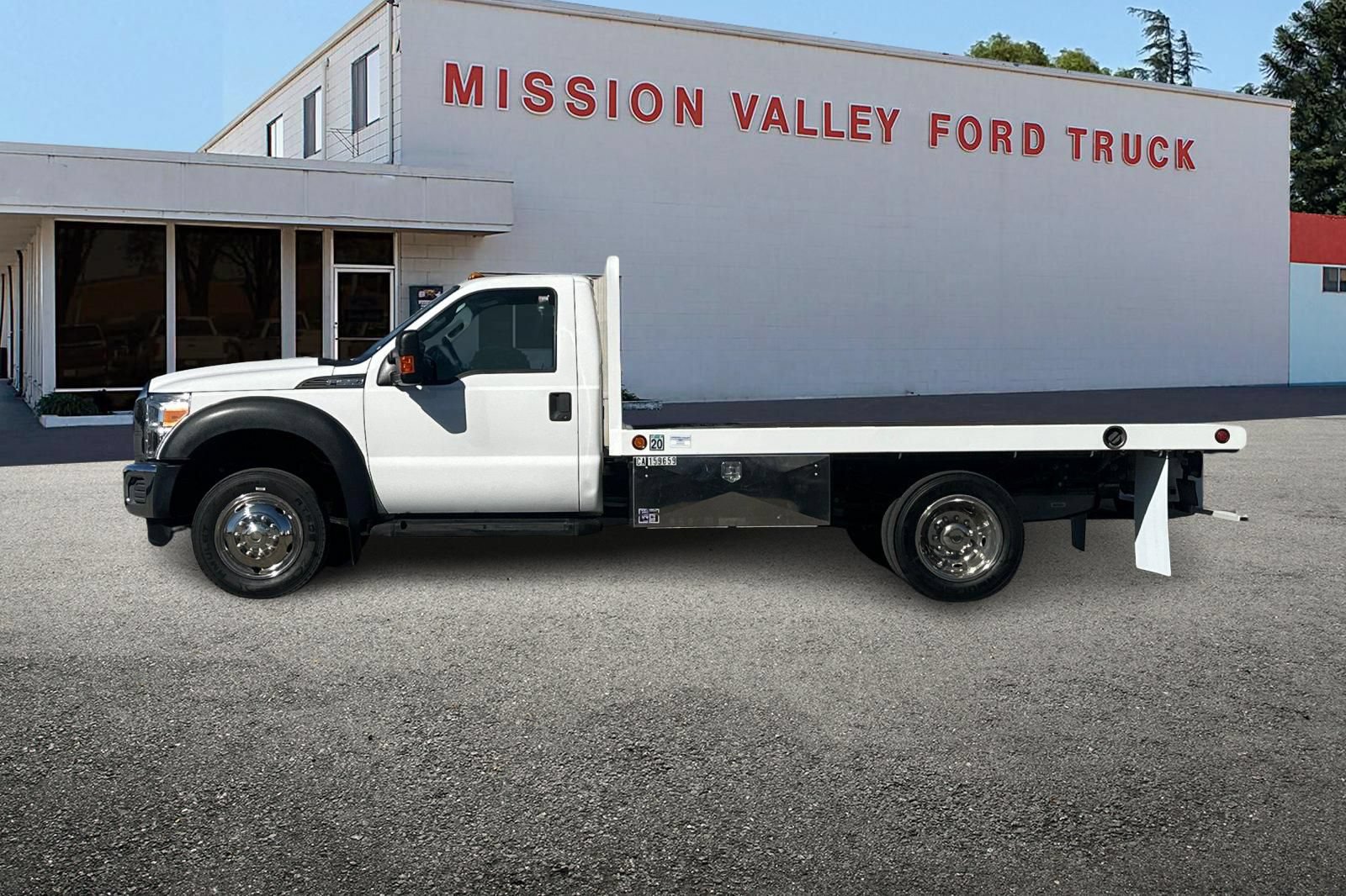 Used 2014 Ford F550 2WD Regular Cab Super Duty image 7