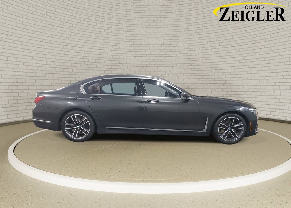 Used 2020 BMW 750i xDrive image 4