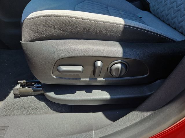 Used 2024 Chevrolet Equinox LT FWD image 17