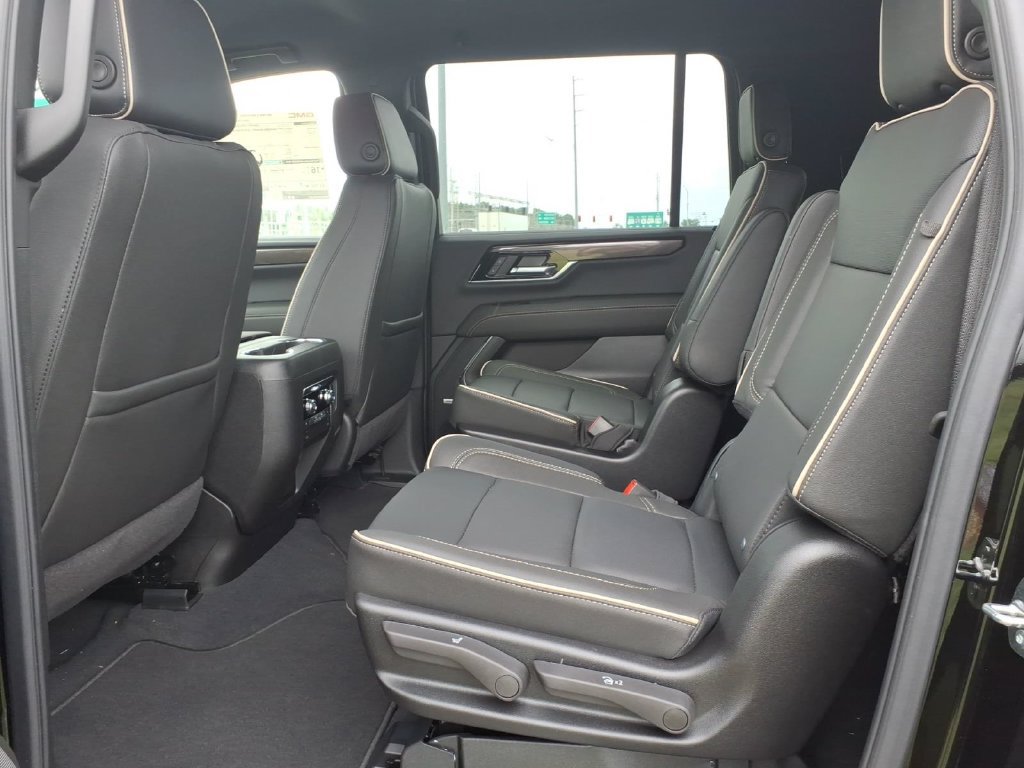 New 2026 GMC Yukon XL Elevation AWD/4WD image 14