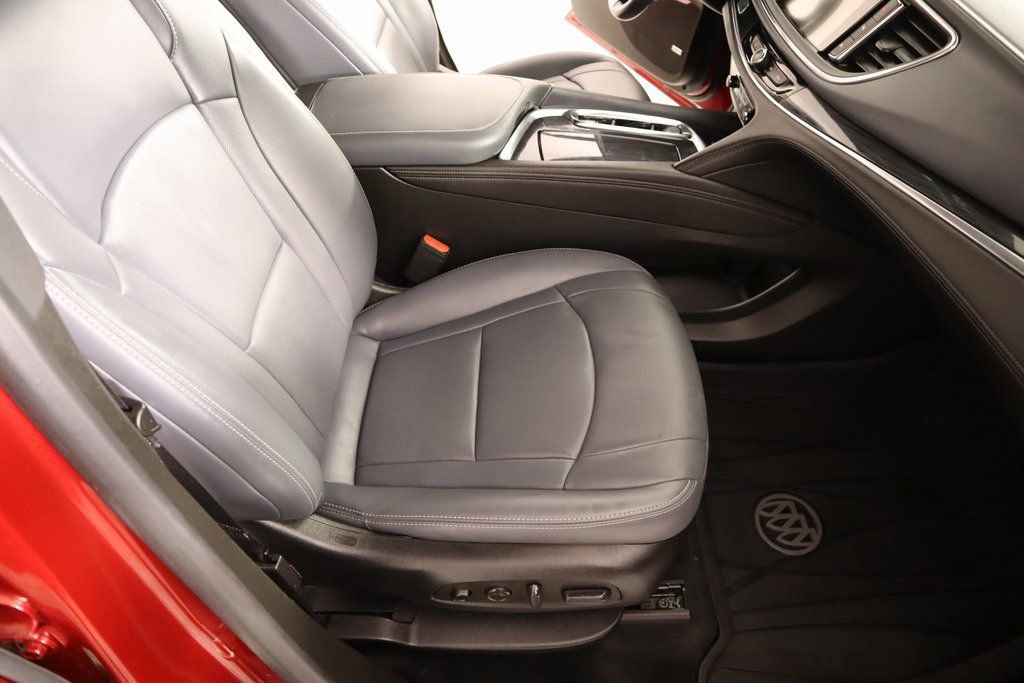 Used 2023 Buick Enclave Premium image 15
