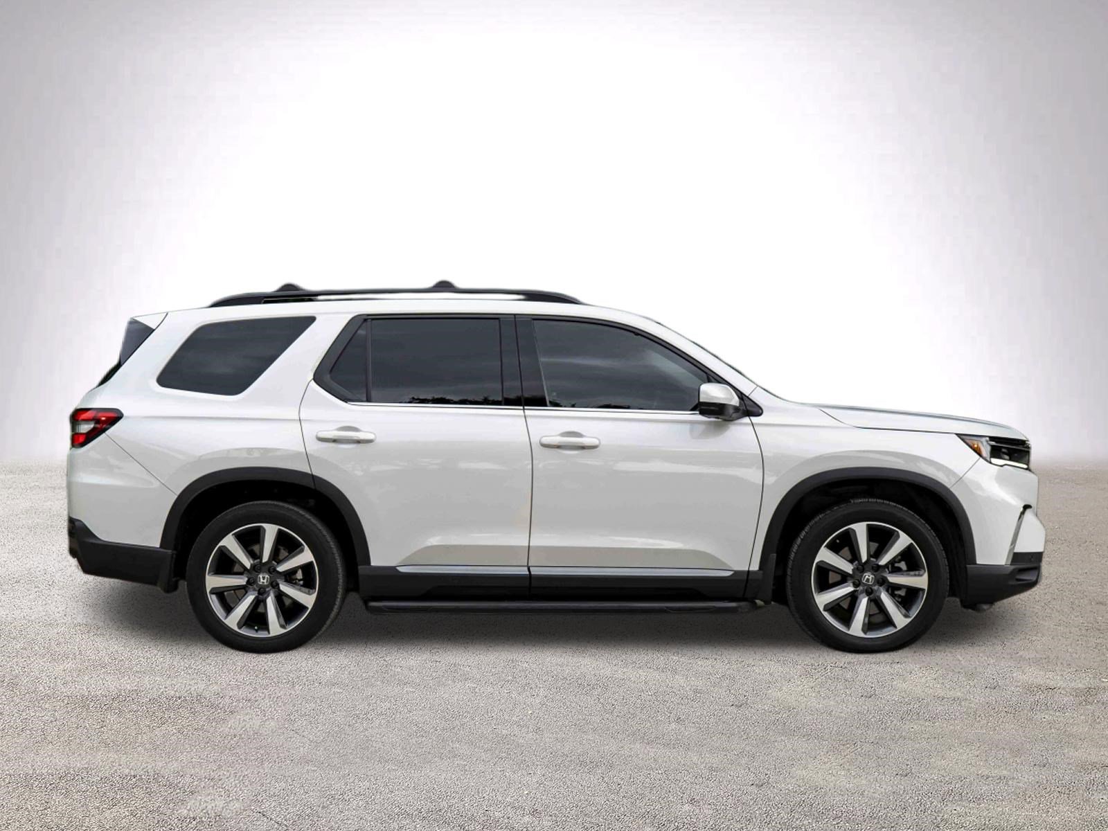 Used 2025 Honda Pilot Elite image 10