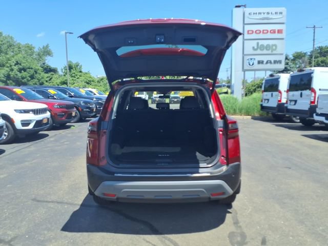 Used 2021 Nissan Rogue SV w/ Premium Package AWD/4WD image 16