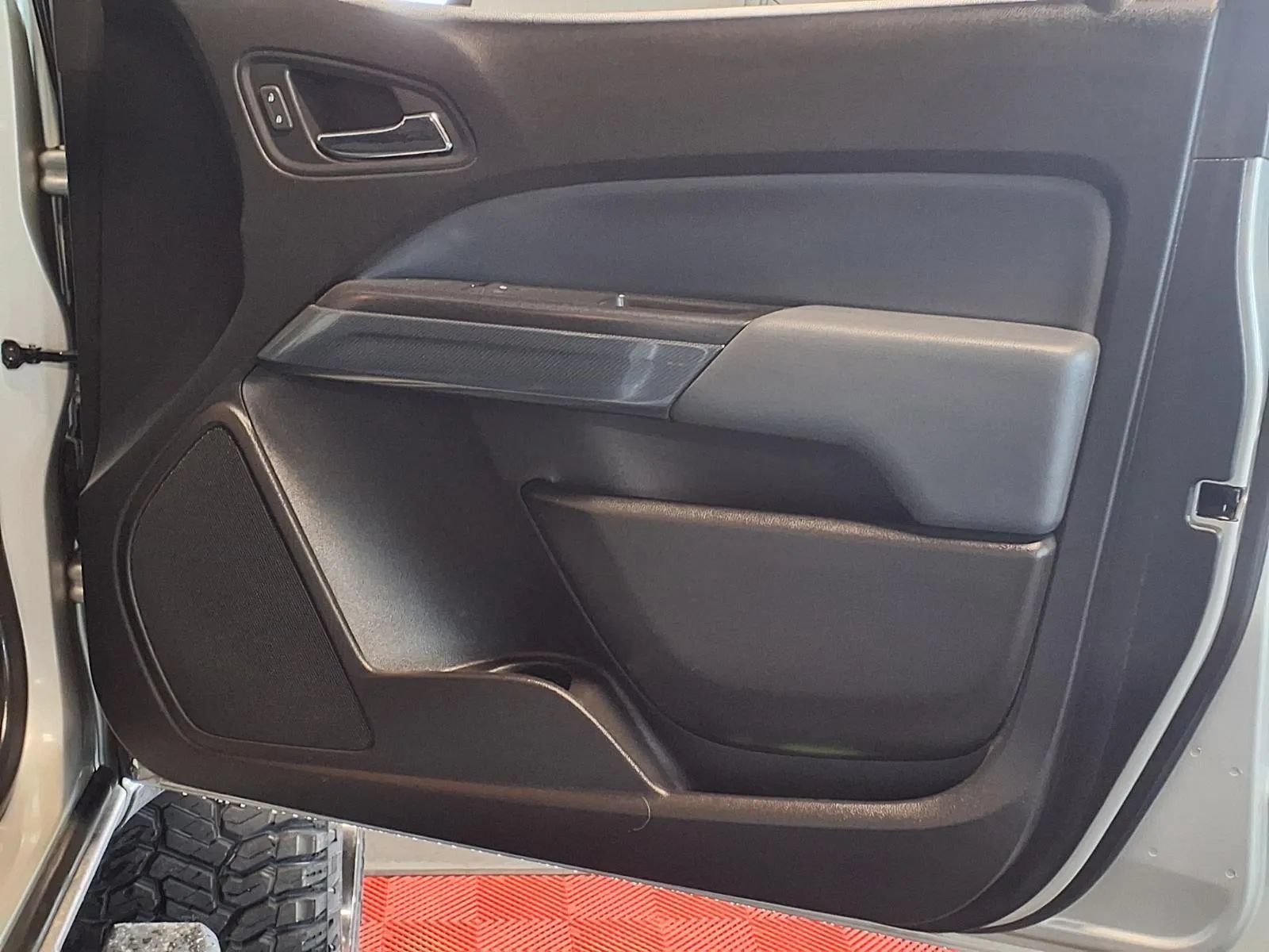 Used 2019 Chevrolet Colorado Z71 AWD/4WD image 10