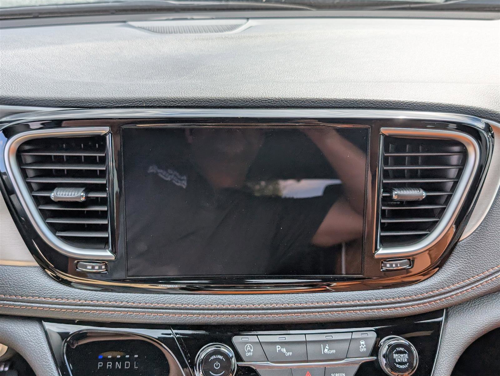 New 2026 Chrysler Pacifica Pinnacle image 26