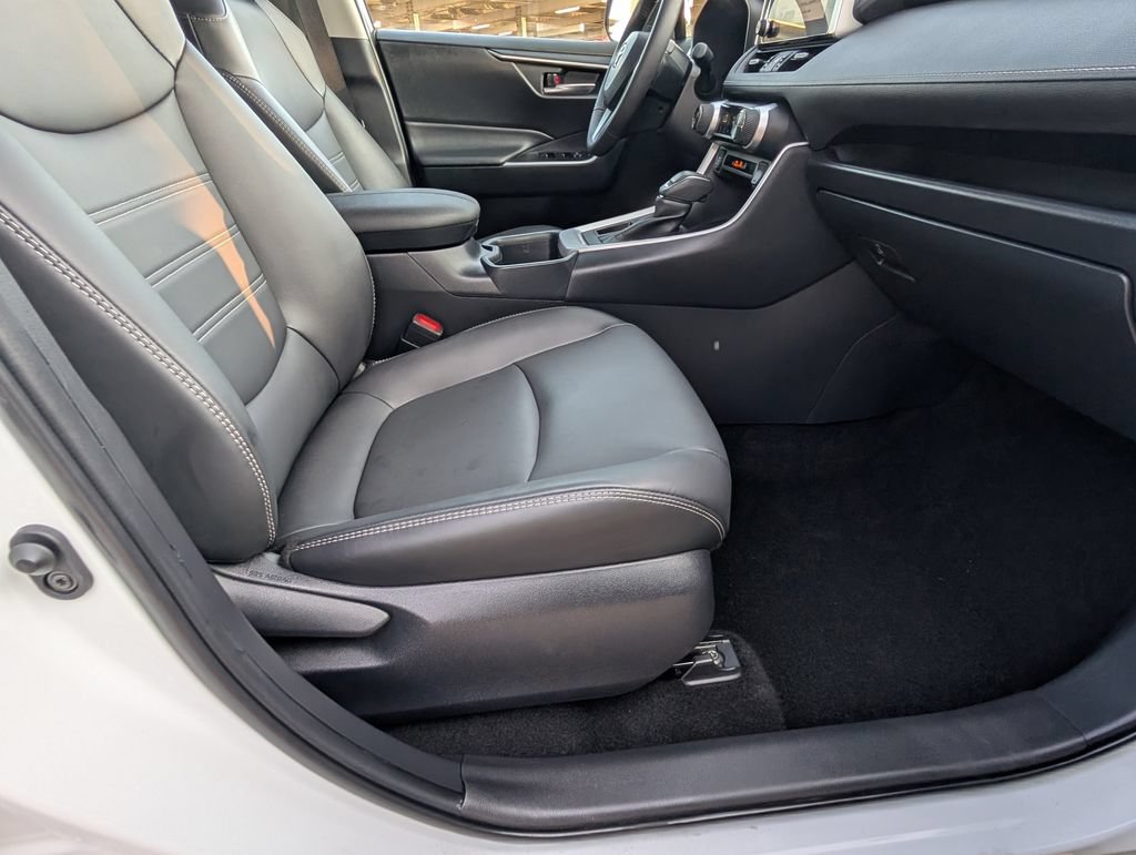 Used 2025 Toyota RAV4 XLE Premium FWD image 21