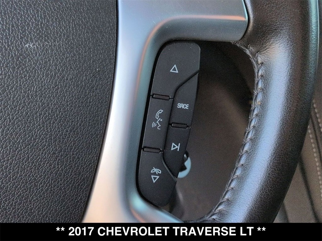 Used 2017 Chevrolet Traverse LT image 9