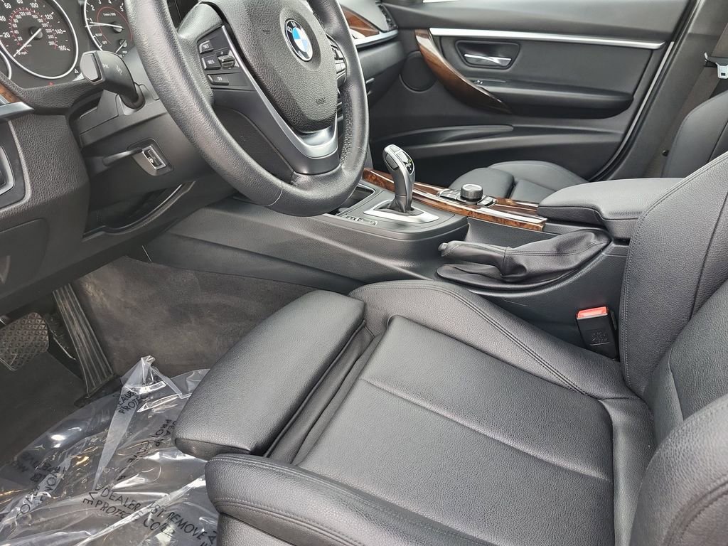 Used 2018 BMW 330i xDrive Sedan image 11