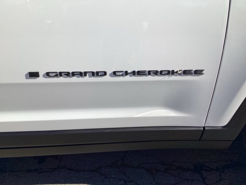 New 2025 Jeep Grand Cherokee 4WD image 10
