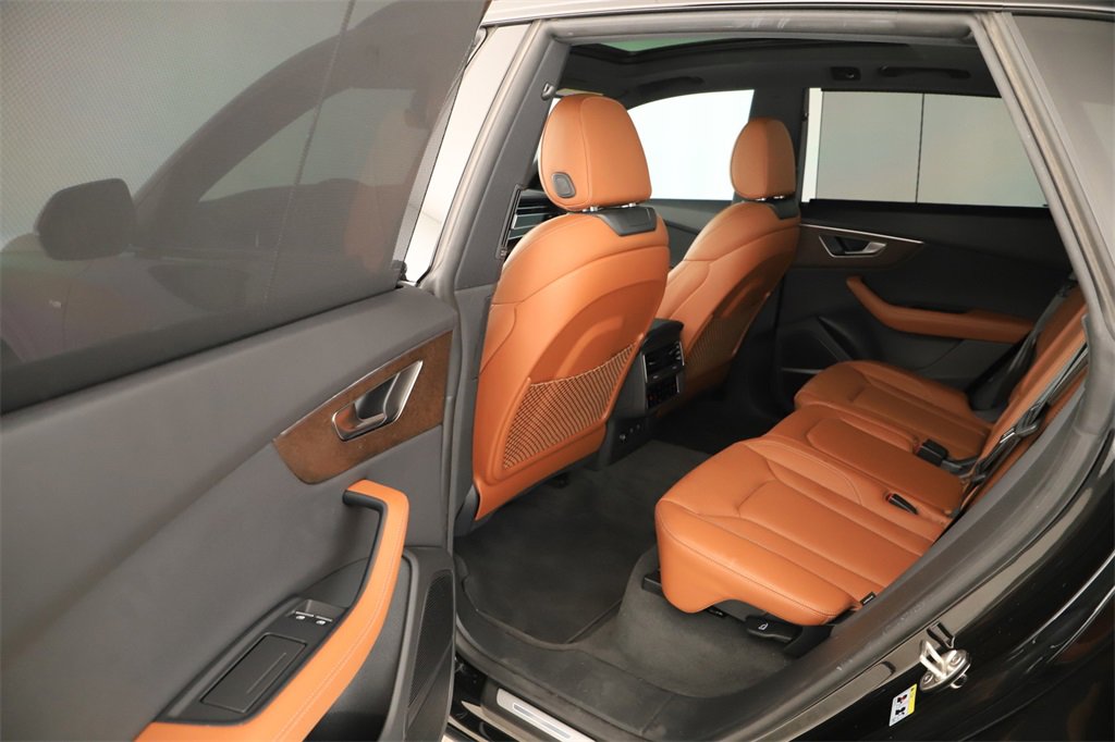 Used 2025 Audi Q8 Prestige w/ Prestige Package image 27