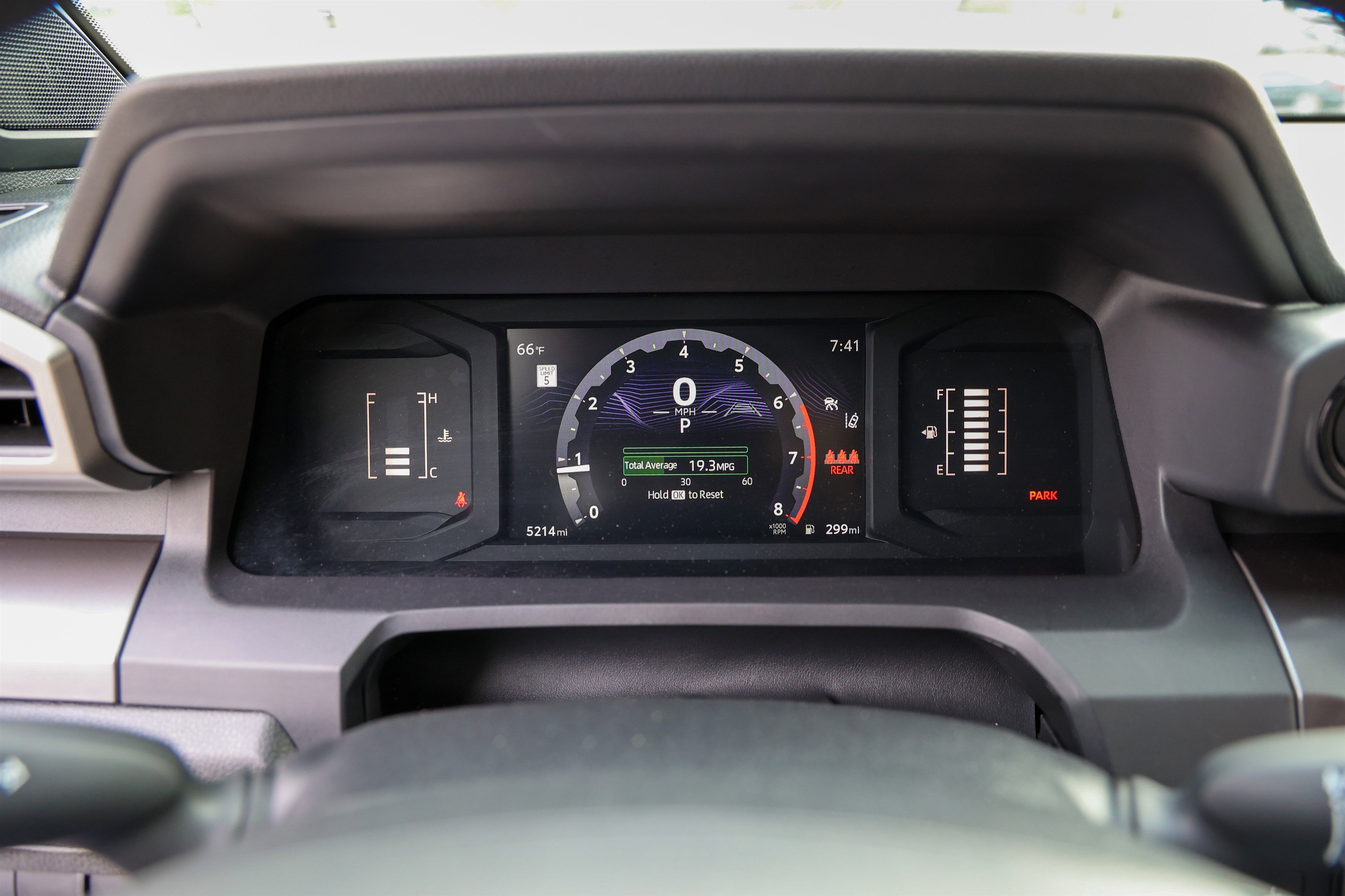 Certified 2025 Toyota Tacoma SR5 w/ SR5 Upgrade Package AWD/4WD image 19