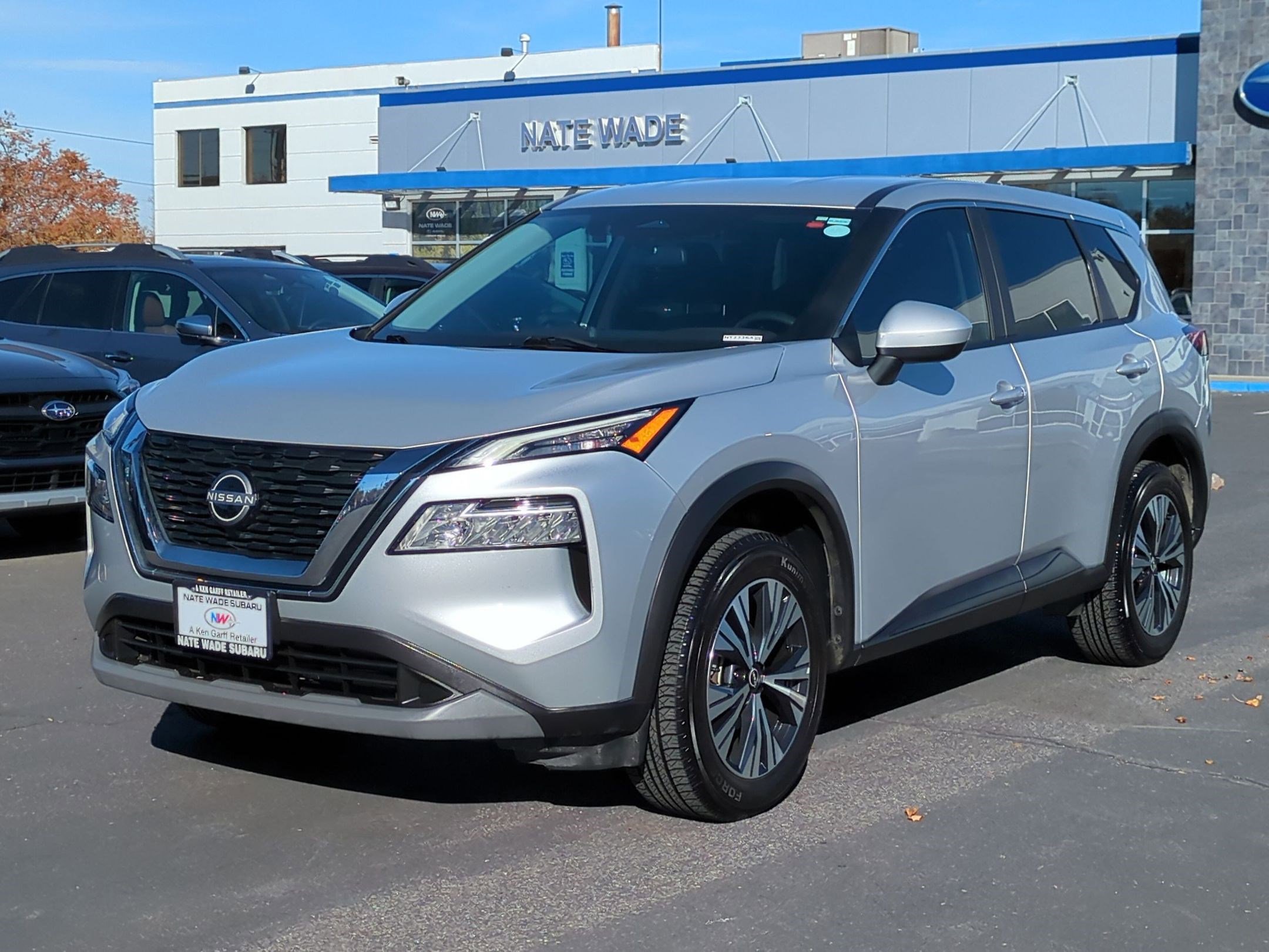 Used 2023 Nissan Rogue SV image 8