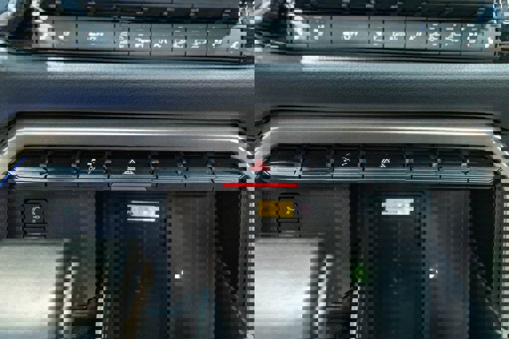 Used 2023 Toyota Tundra Limited w/ Power Package image 28