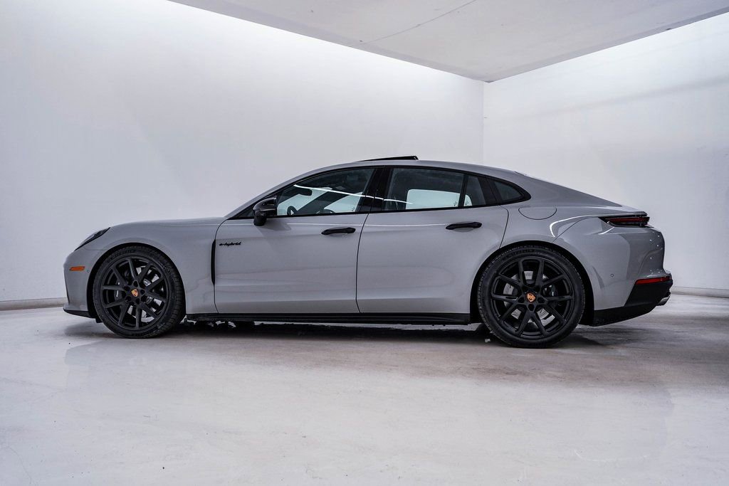 New 2026 Porsche Panamera 4 image 2