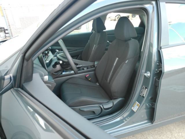 Used 2026 Hyundai Elantra Hybrid FWD image 13
