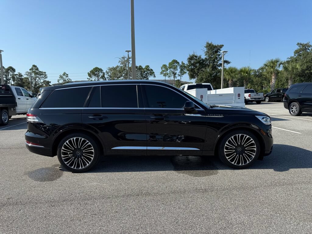 Used 2024 Lincoln Aviator Black Label w/ Dynamic Handling Package AWD/4WD image 2