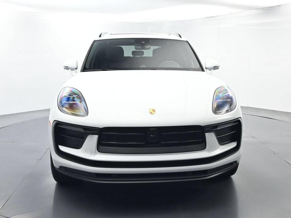 Certified 2025 Porsche Macan Turbo AWD/4WD image 18