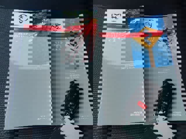 Used 2024 Toyota Prius LE image 32