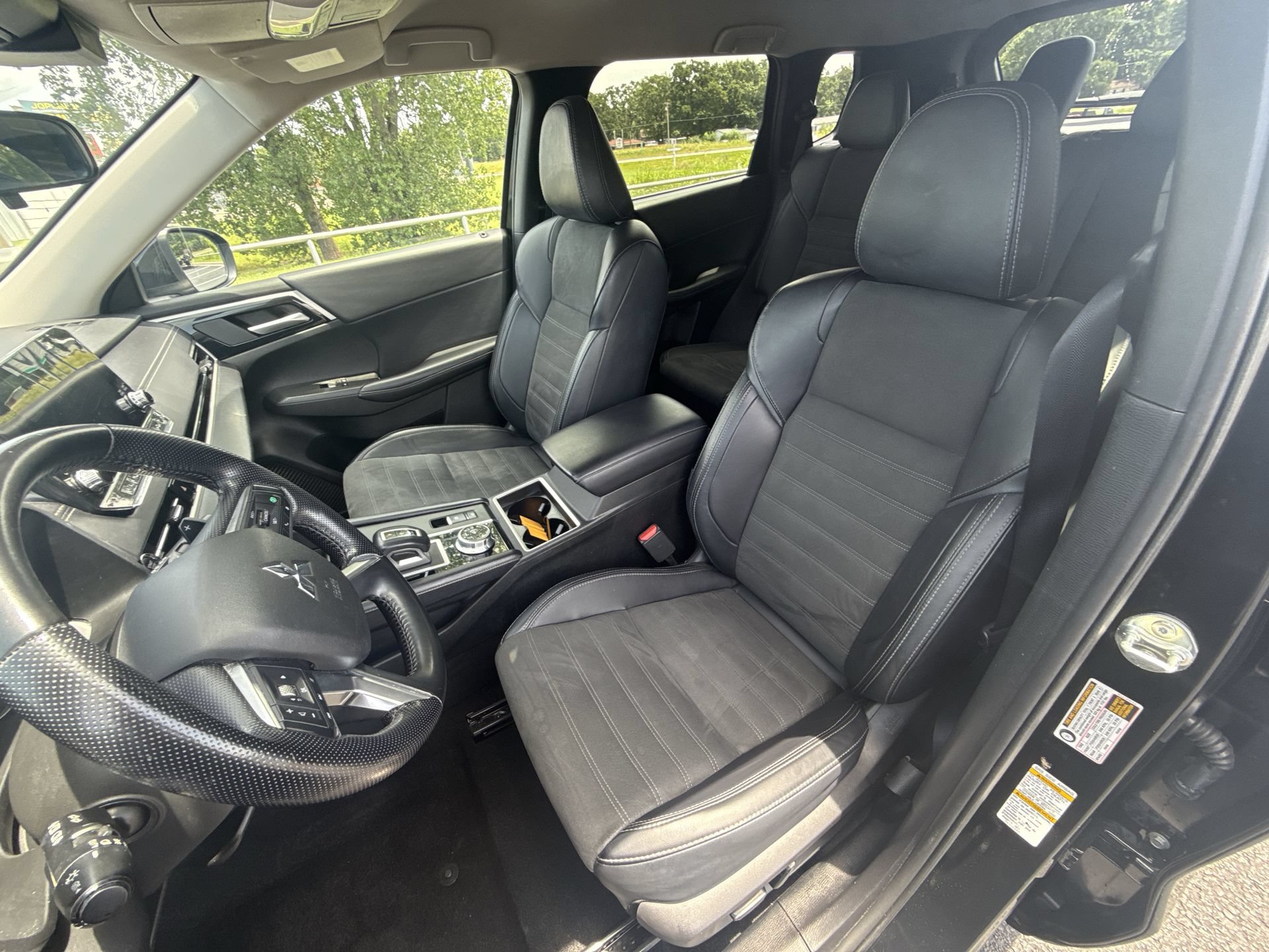 Used 2024 Mitsubishi Outlander SE FWD image 11