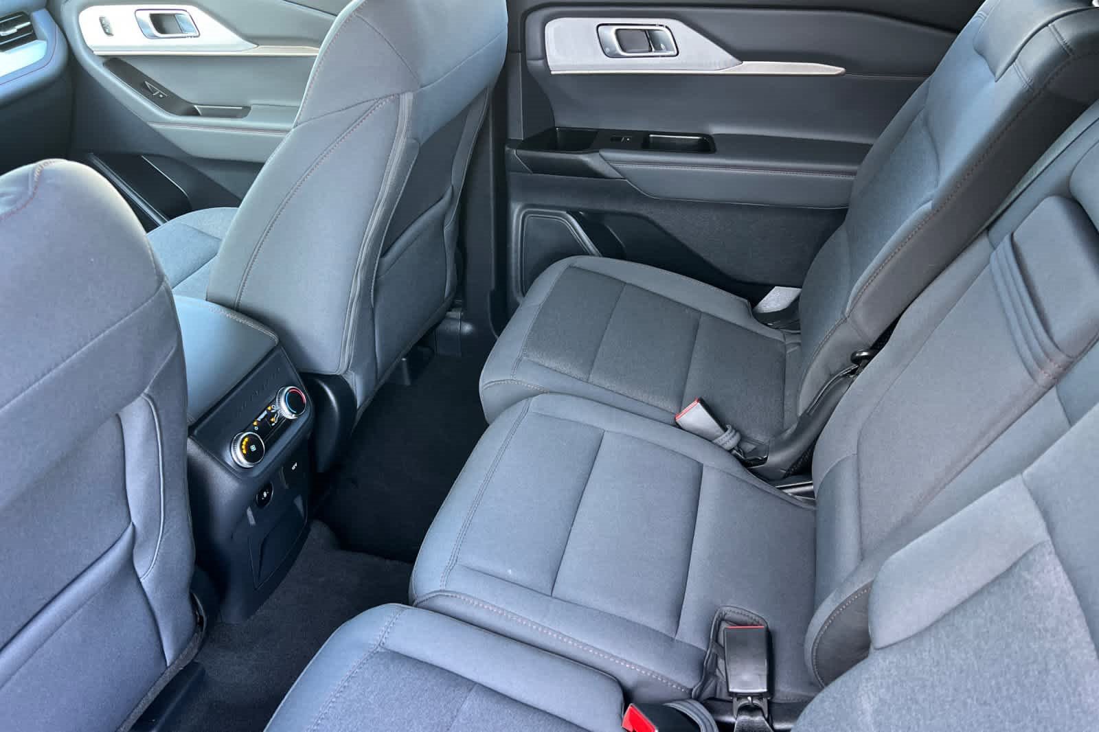 Certified 2025 Ford Explorer Active image 4