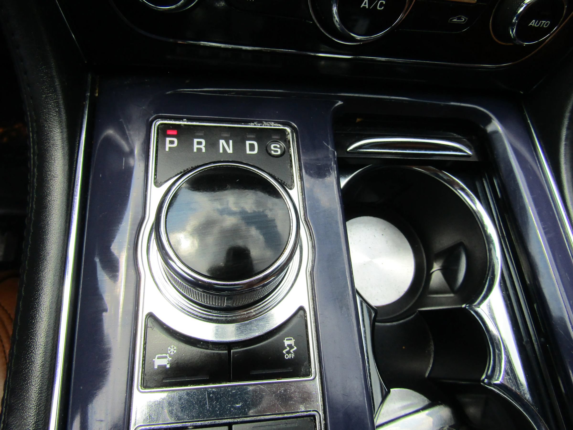 Used 2013 Jaguar XJ L Supersport RWD image 33