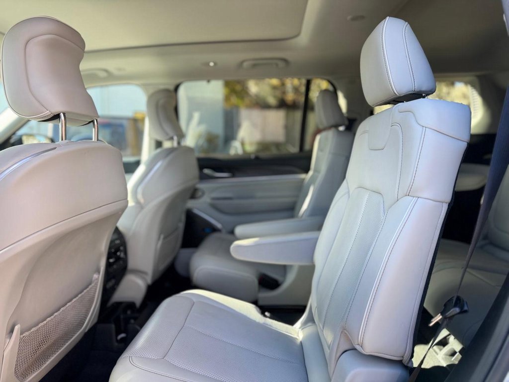 Used 2021 Jeep Grand Cherokee L Overland w/ Luxury Tech Group IV image 18