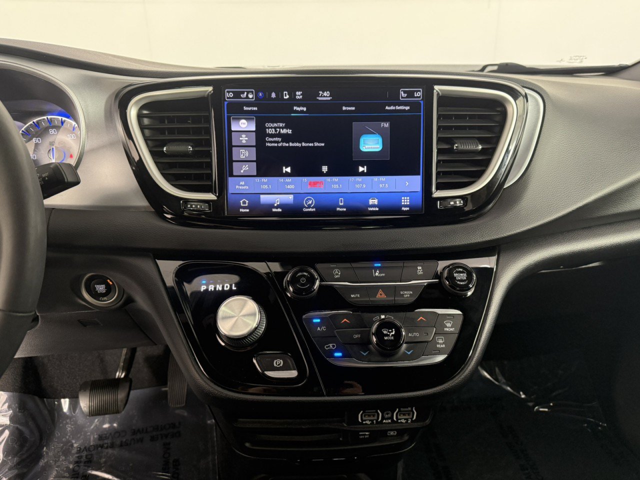 Used 2022 Chrysler Pacifica Touring-L w/ S Appearance Package FWD image 19