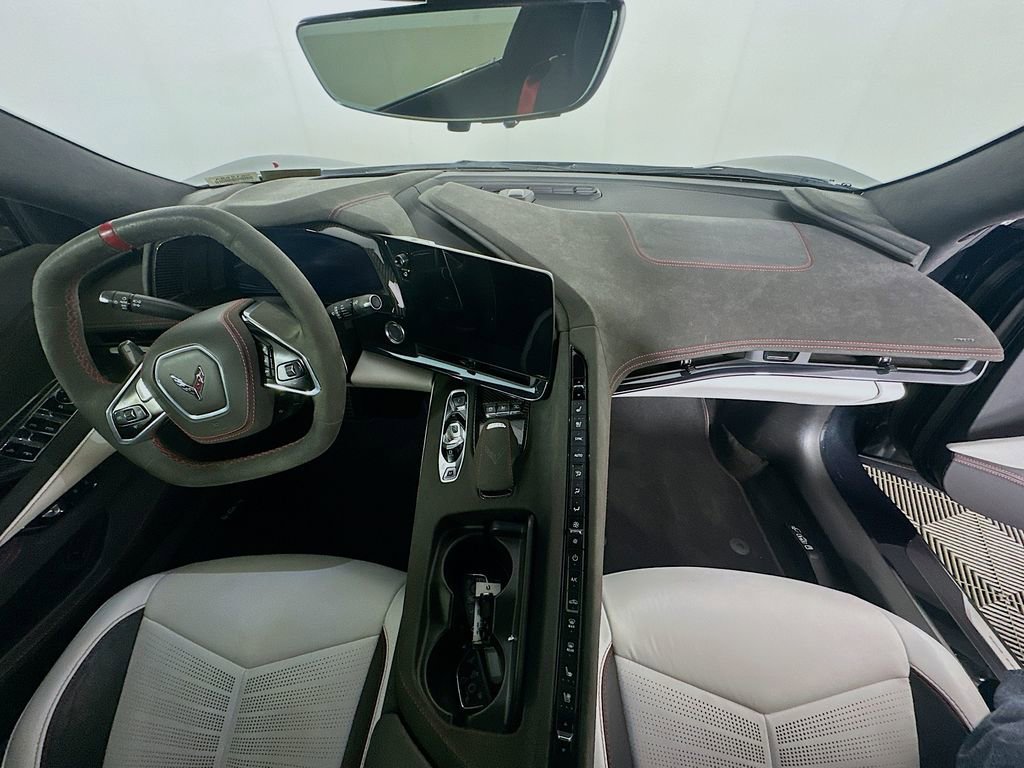 Used 2023 Chevrolet Corvette Stingray Premium Conv w/ Z51 Performance Package image 10