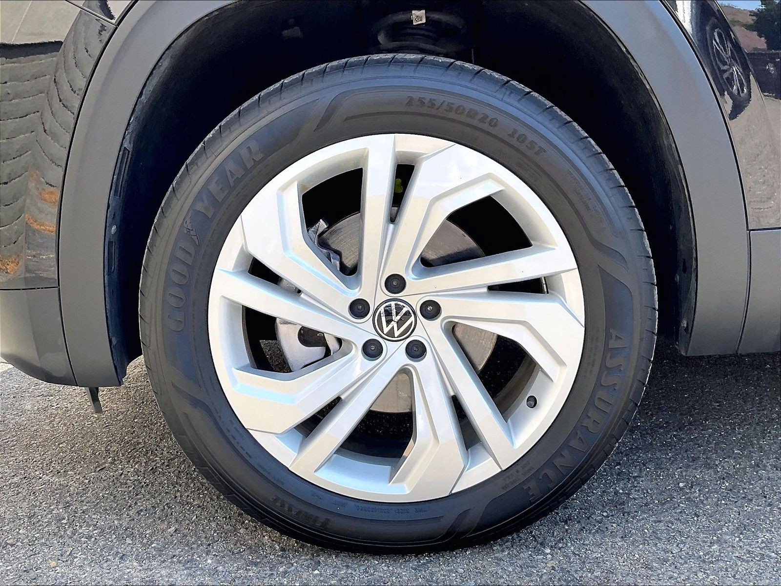 Certified 2023 Volkswagen Atlas SE FWD image 8