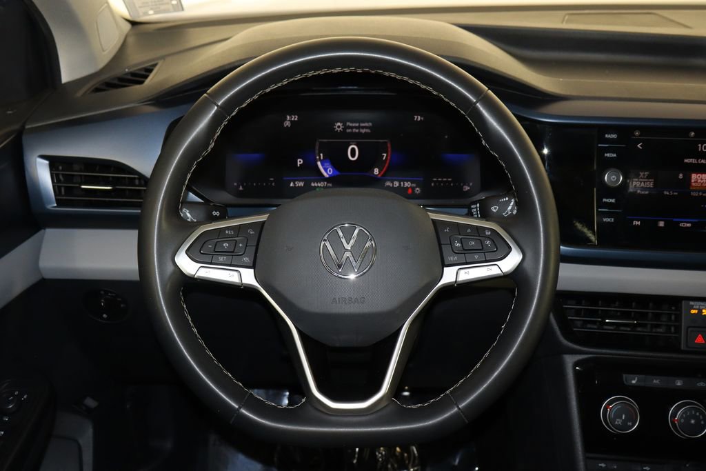 Used 2023 Volkswagen Taos SE w/ Panoramic Sunroof Package image 7
