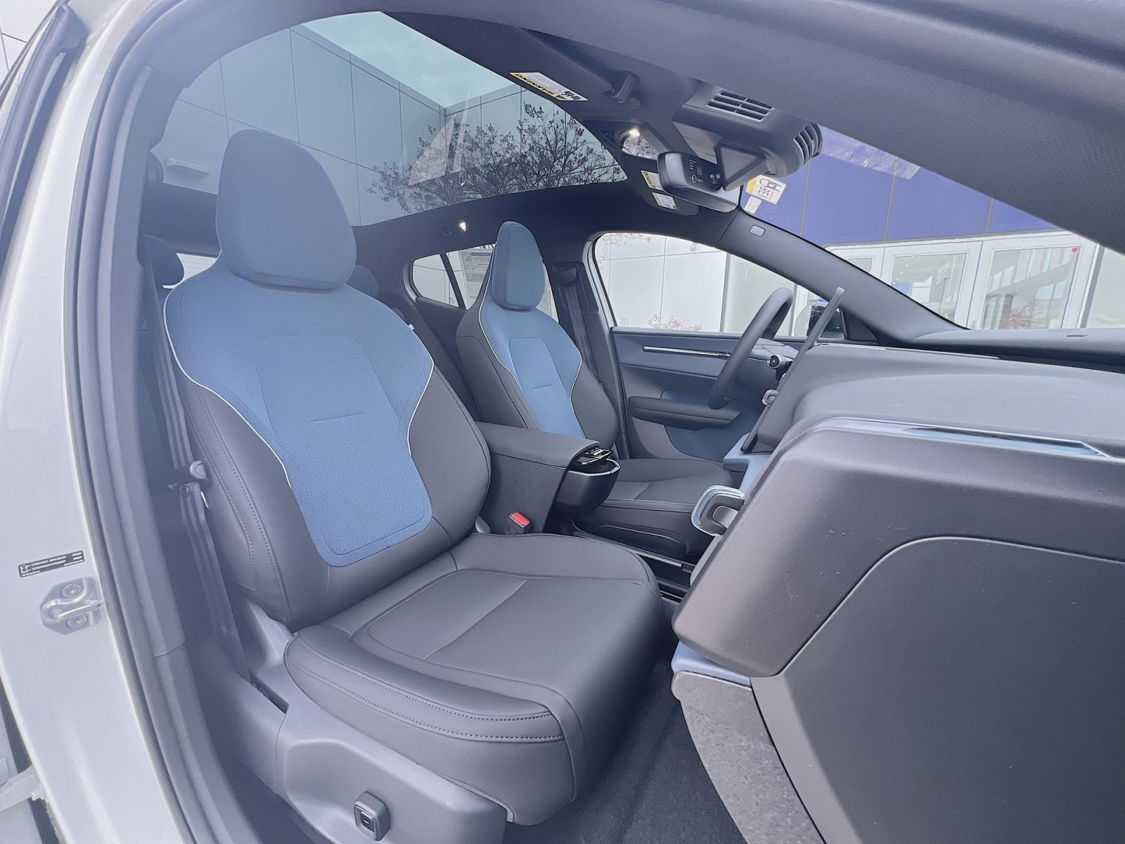 New 2026 Volvo EX30 Plus w/ Protection Package Premier AWD/4WD image 35