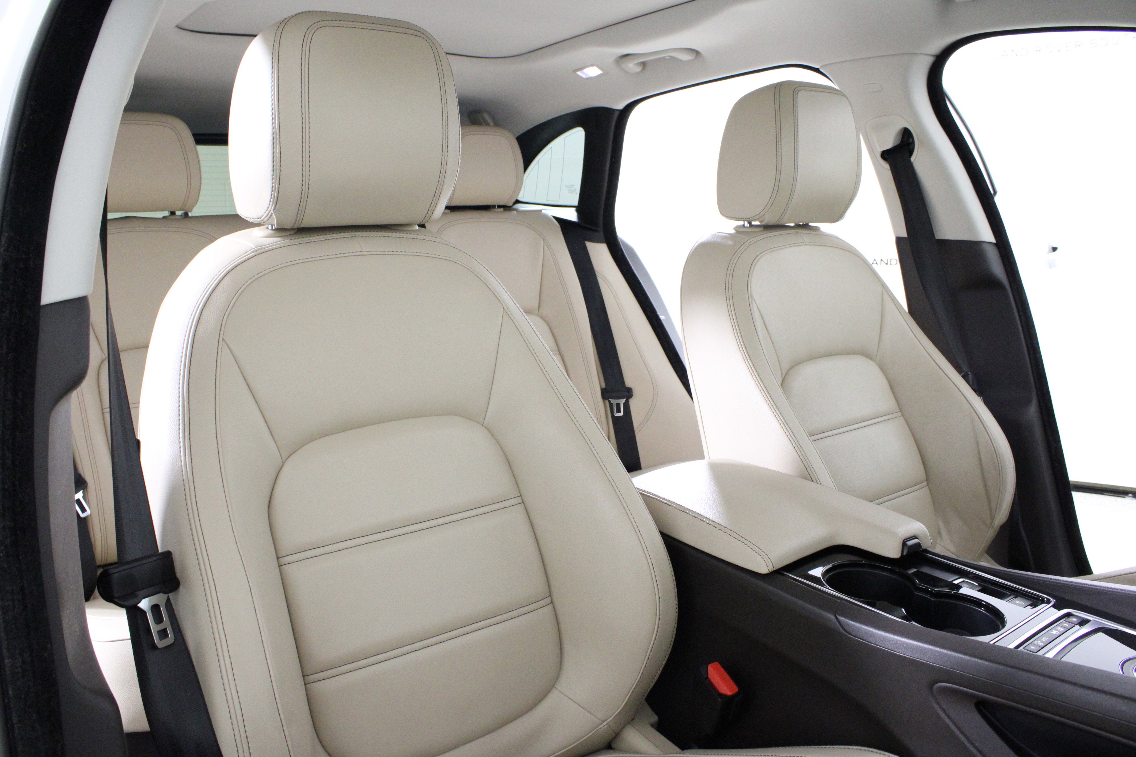 Used 2017 Jaguar F-PACE Prestige image 19