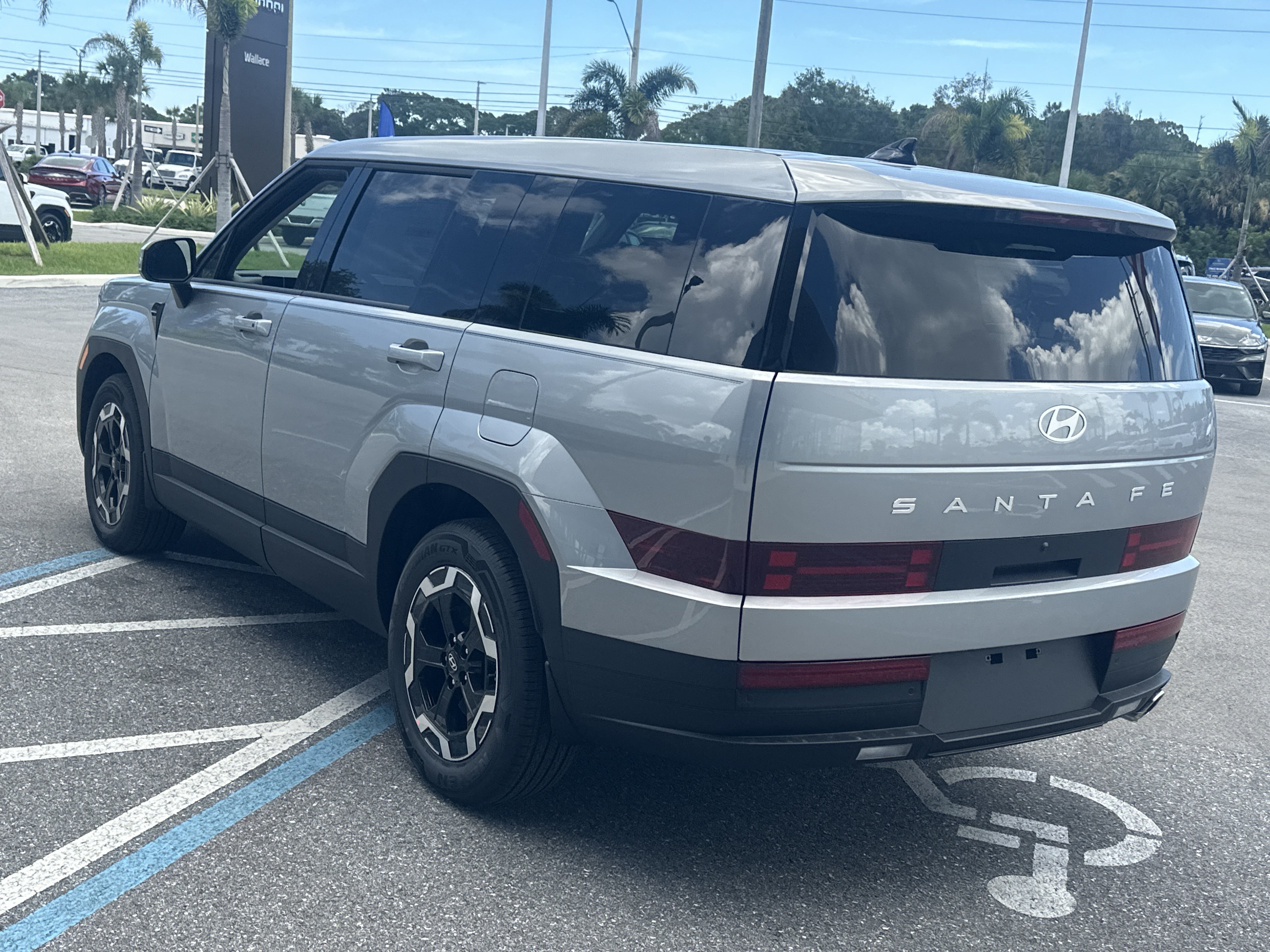 New 2027 Hyundai Santa Fe SE FWD image 4