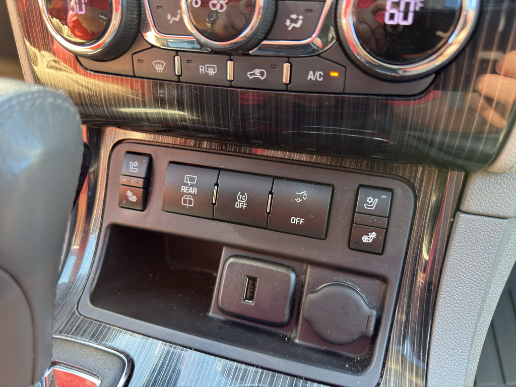 Used 2016 Chevrolet Traverse LTZ FWD image 20