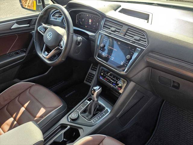 Used 2023 Volkswagen Tiguan SEL R-Line AWD/4WD image 10
