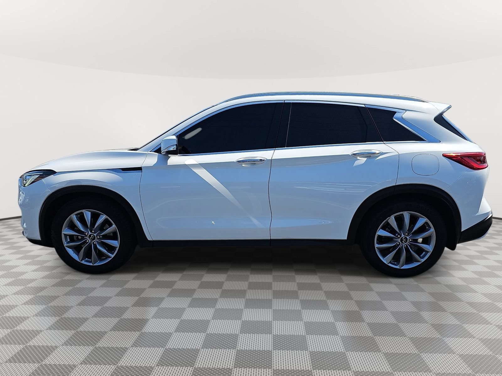 Used 2021 INFINITI QX50 Luxe FWD image 8