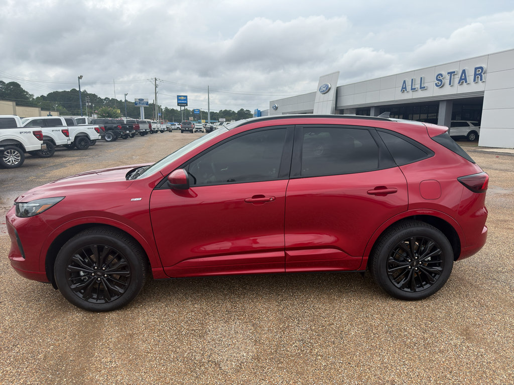 Used 2026 Ford Escape ST-Line Elite w/ Equipment Group 501A AWD/4WD image 2
