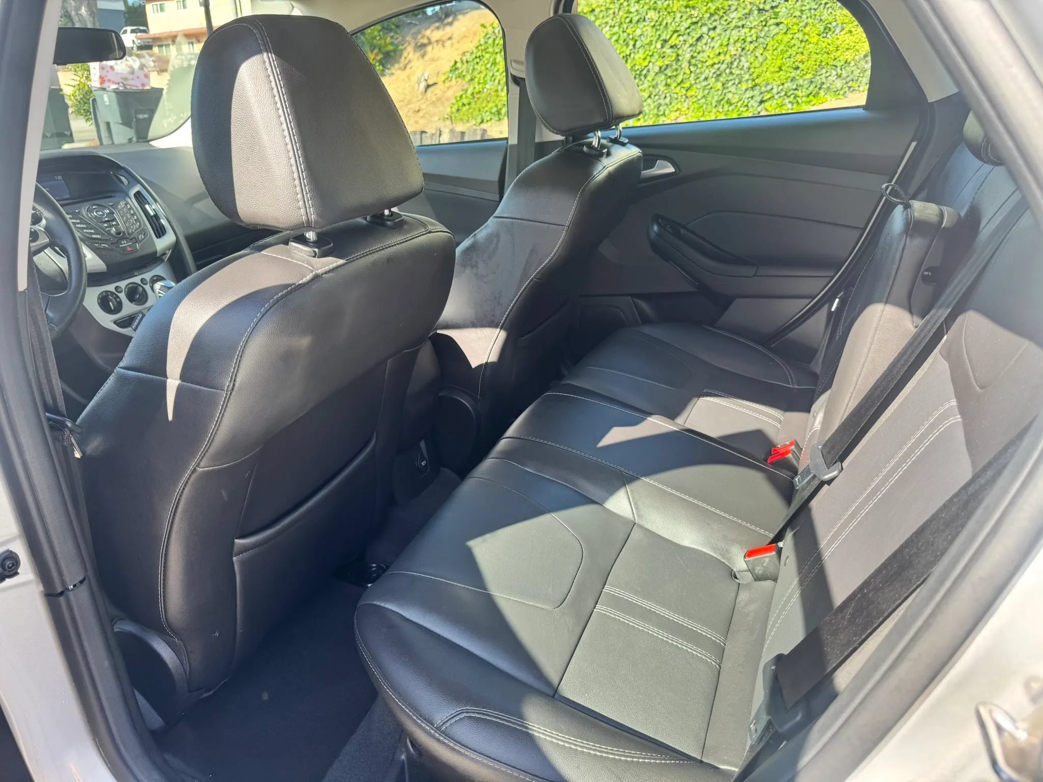 Used 2014 Ford Focus SE w/ Equipment Group 201A FWD image 13