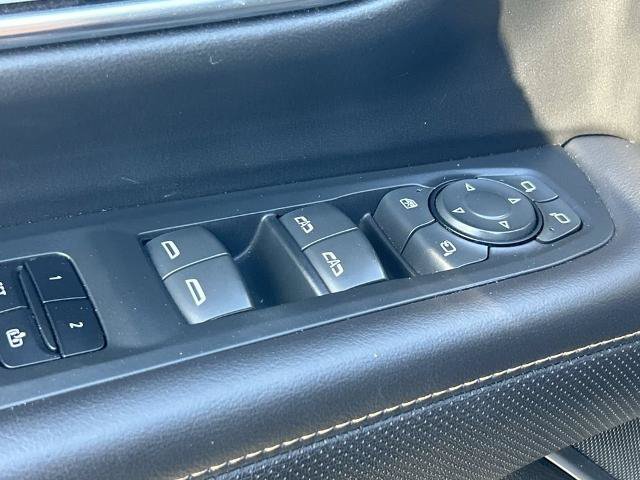 Used 2021 GMC Yukon AT4 w/ Technology Package AWD/4WD image 19