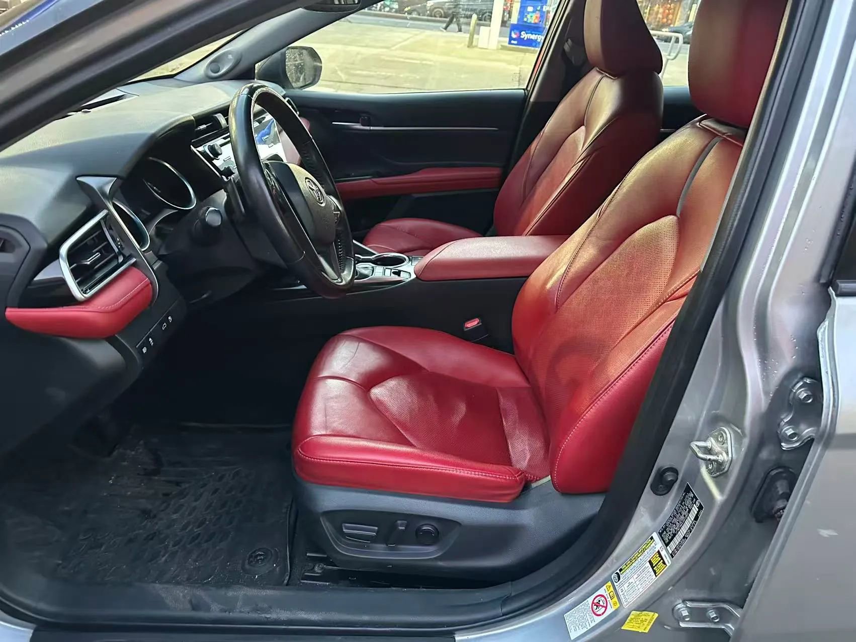 Used 2018 Toyota Camry XSE FWD image 8