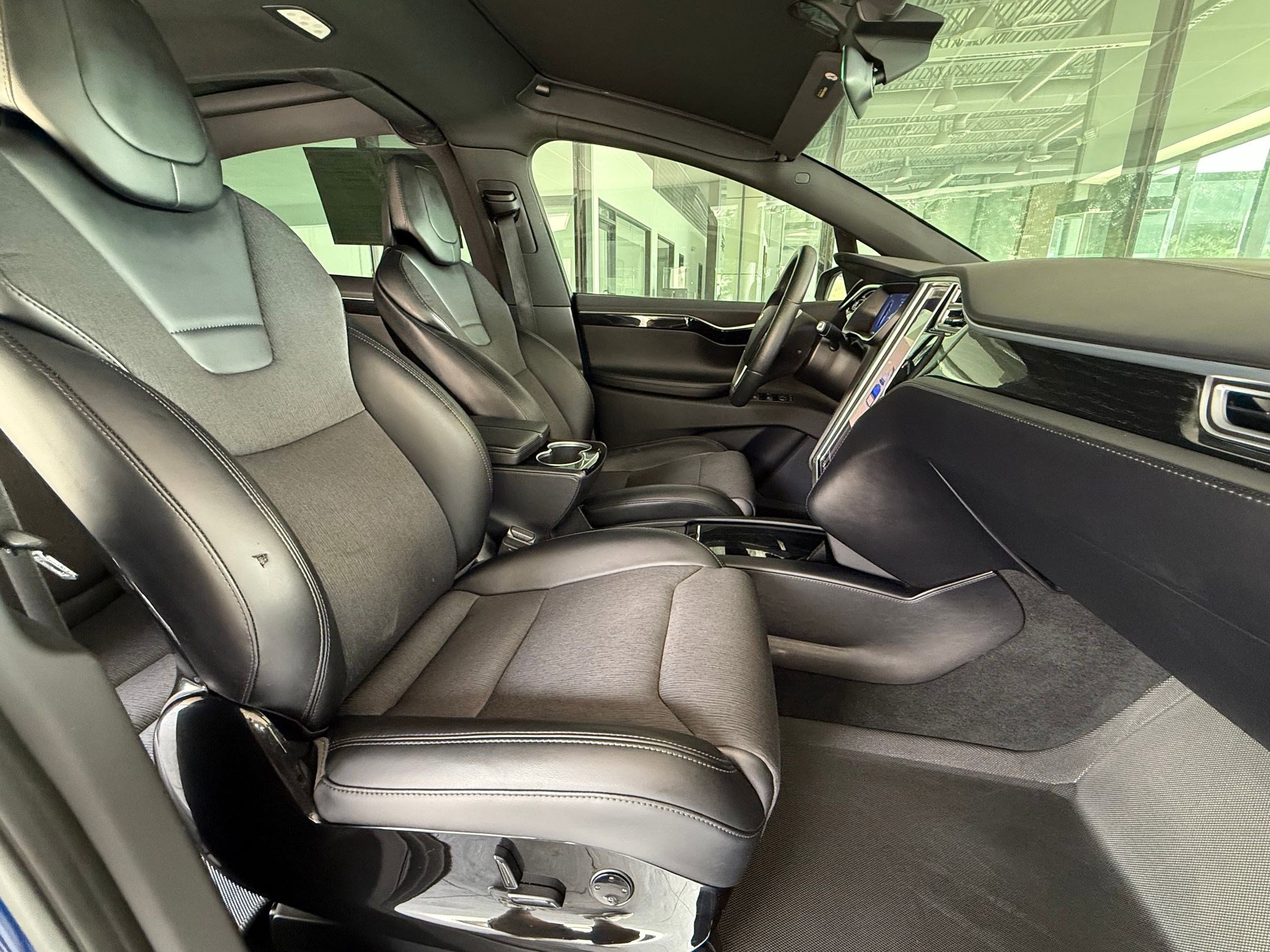 Used 2016 Tesla Model X 60D image 20