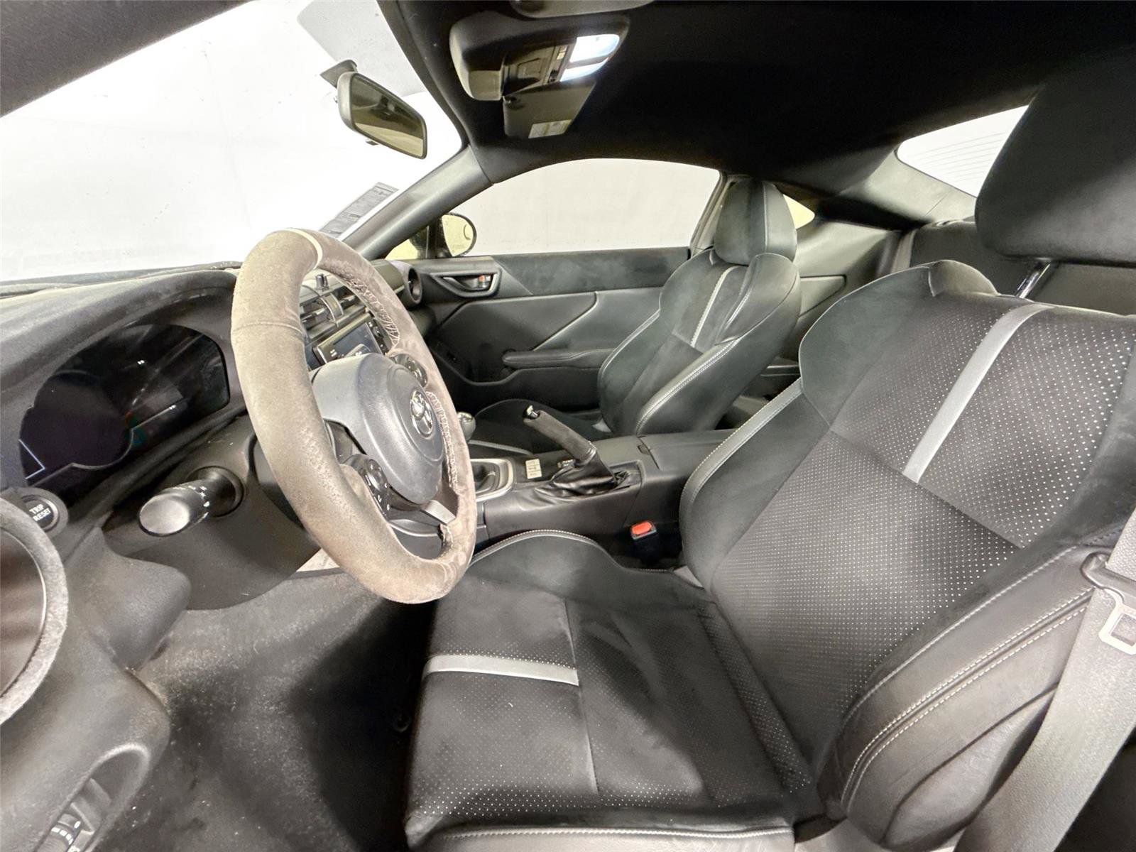 Certified 2023 Toyota GR86 Premium RWD image 3