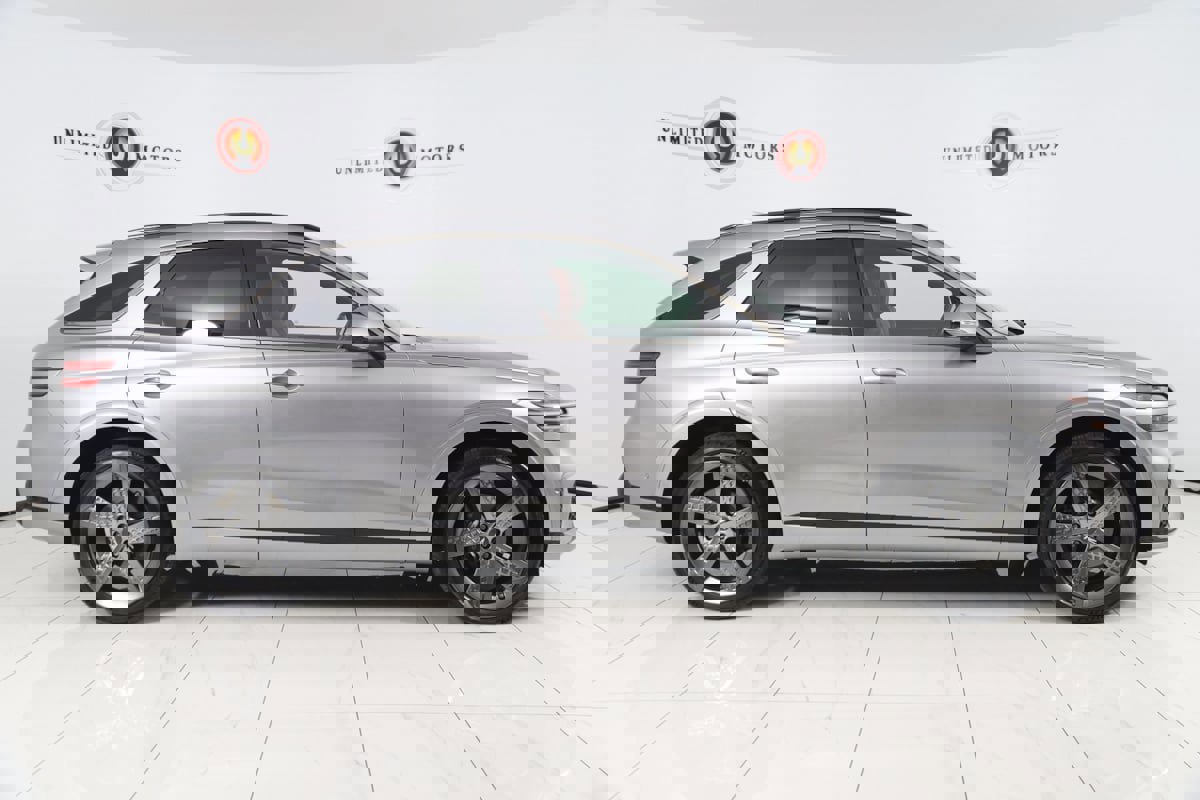 Used 2023 Genesis GV70 2.5T w/ Sport Prestige Package image 2