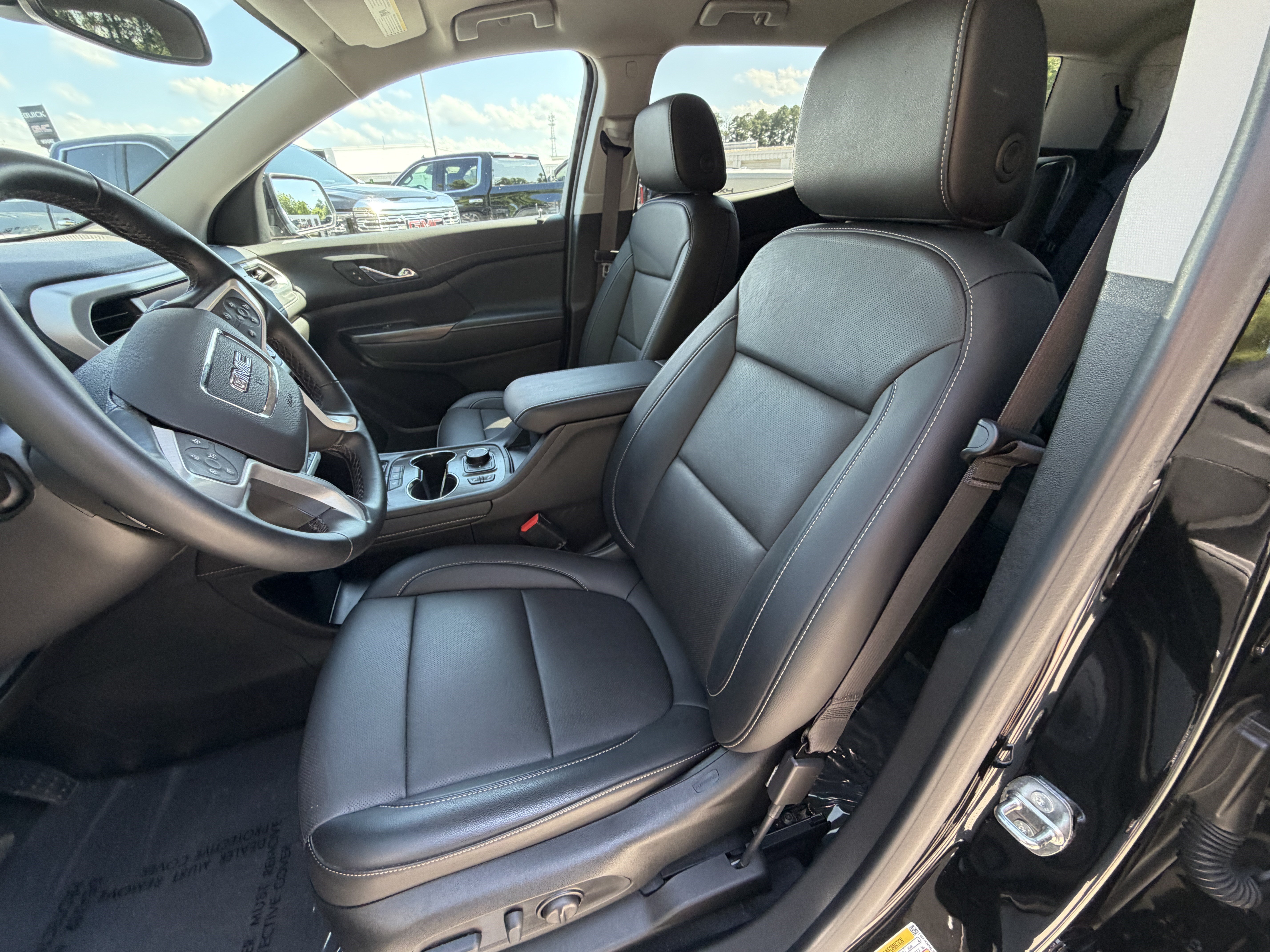 Used 2023 GMC Acadia SLT FWD image 13