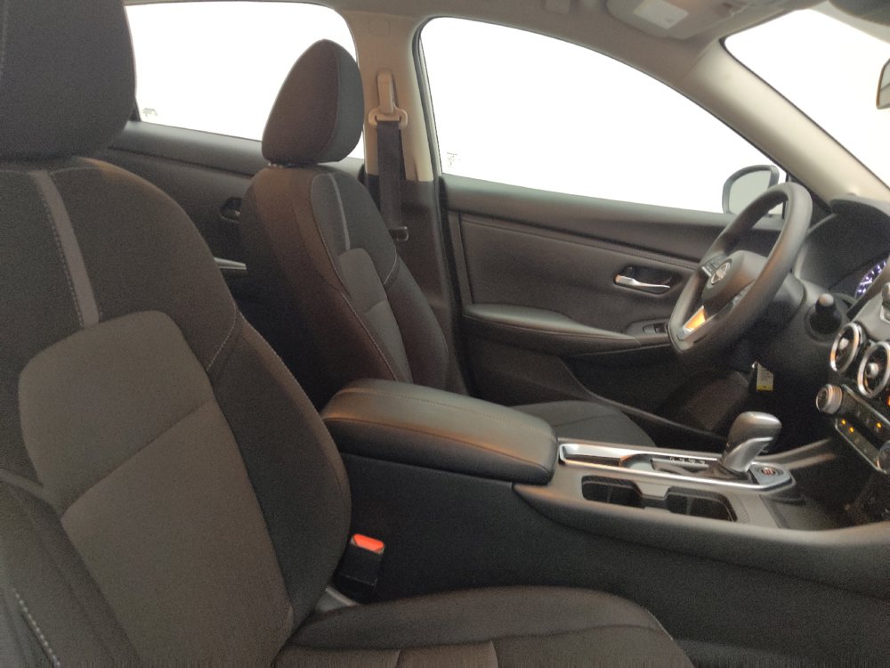 Used 2025 Nissan Sentra SV FWD image 21