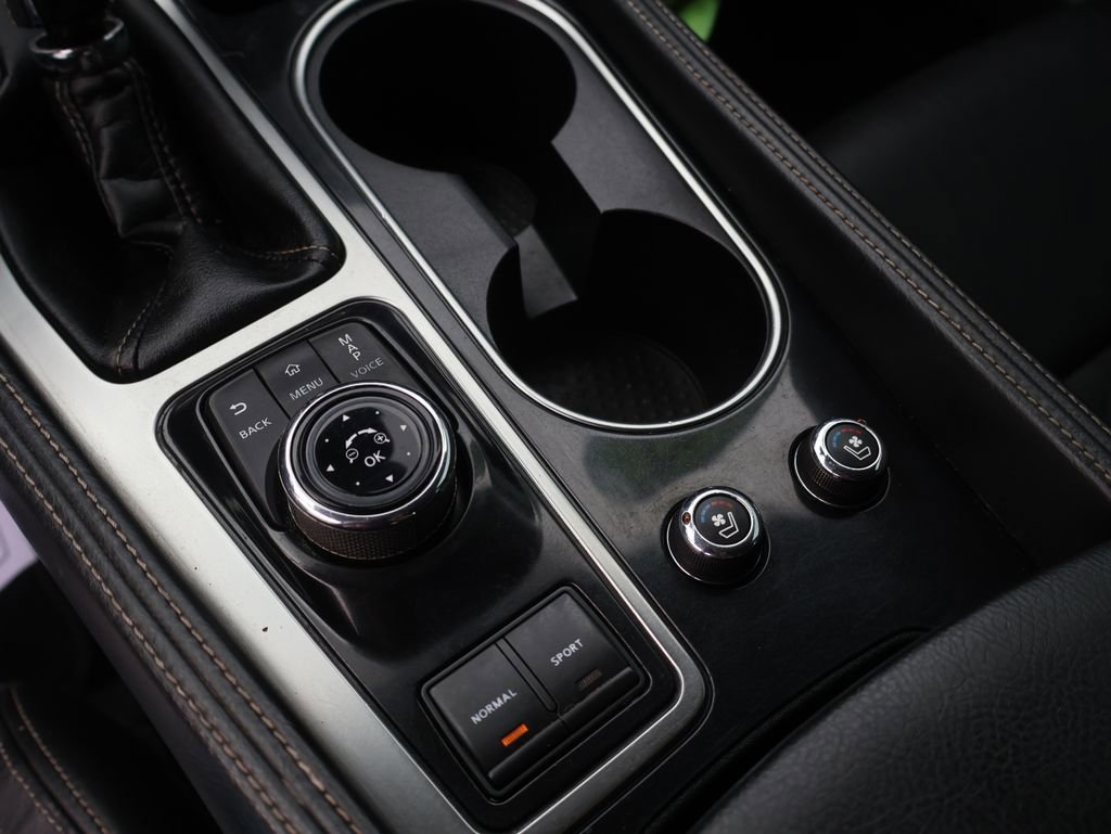 Used 2017 Nissan Maxima Platinum image 34