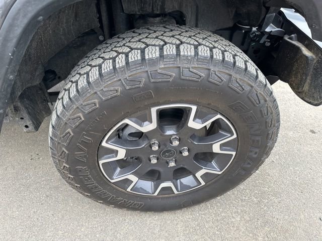 Used 2025 Jeep Wrangler Sahara image 8