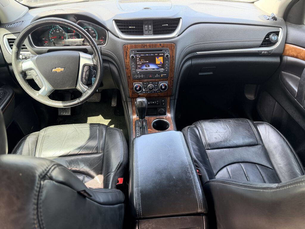 Used 2014 Chevrolet Traverse LTZ FWD image 11