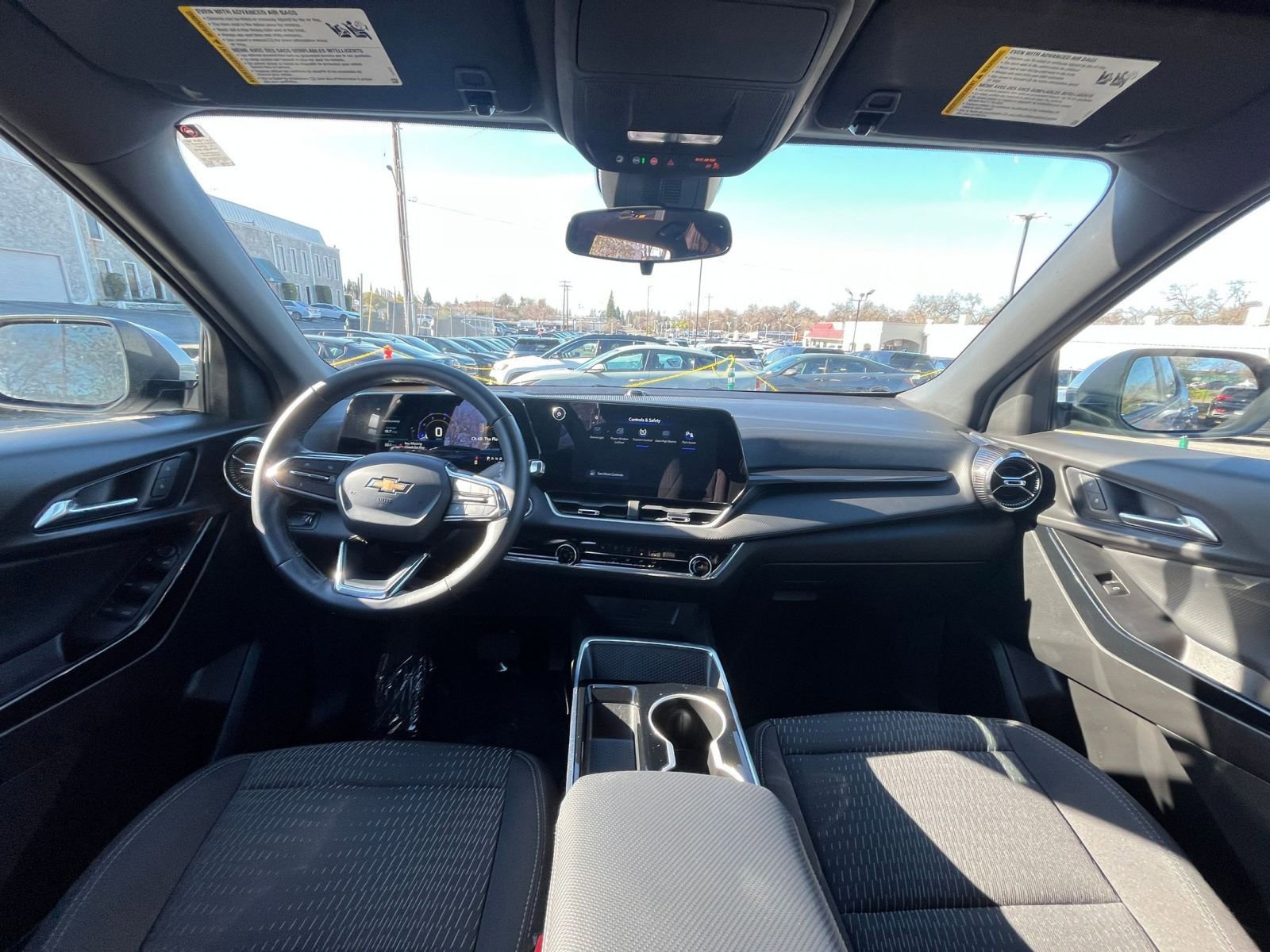 Used 2025 Chevrolet Equinox LT image 32