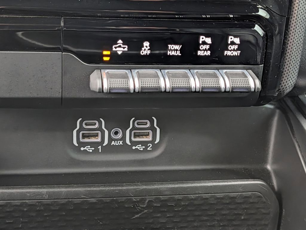 Used 2023 RAM 1500 Limited w/ Body Color Bumper Group AWD/4WD image 19